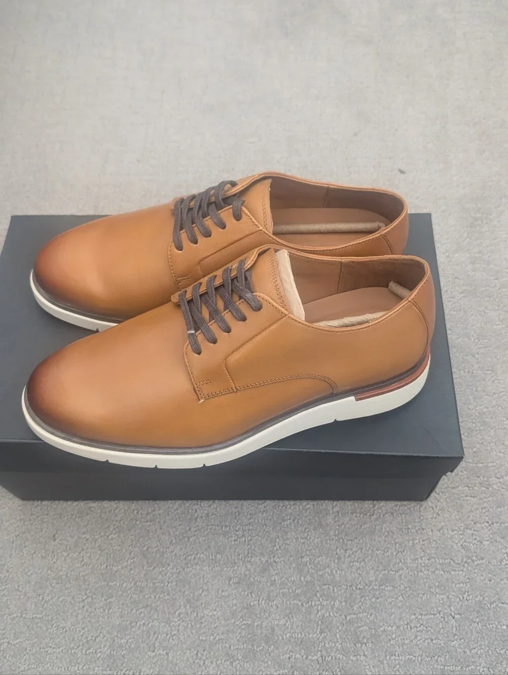 Men's Tan Leather Derby Shoes with Dark Contrast Laces